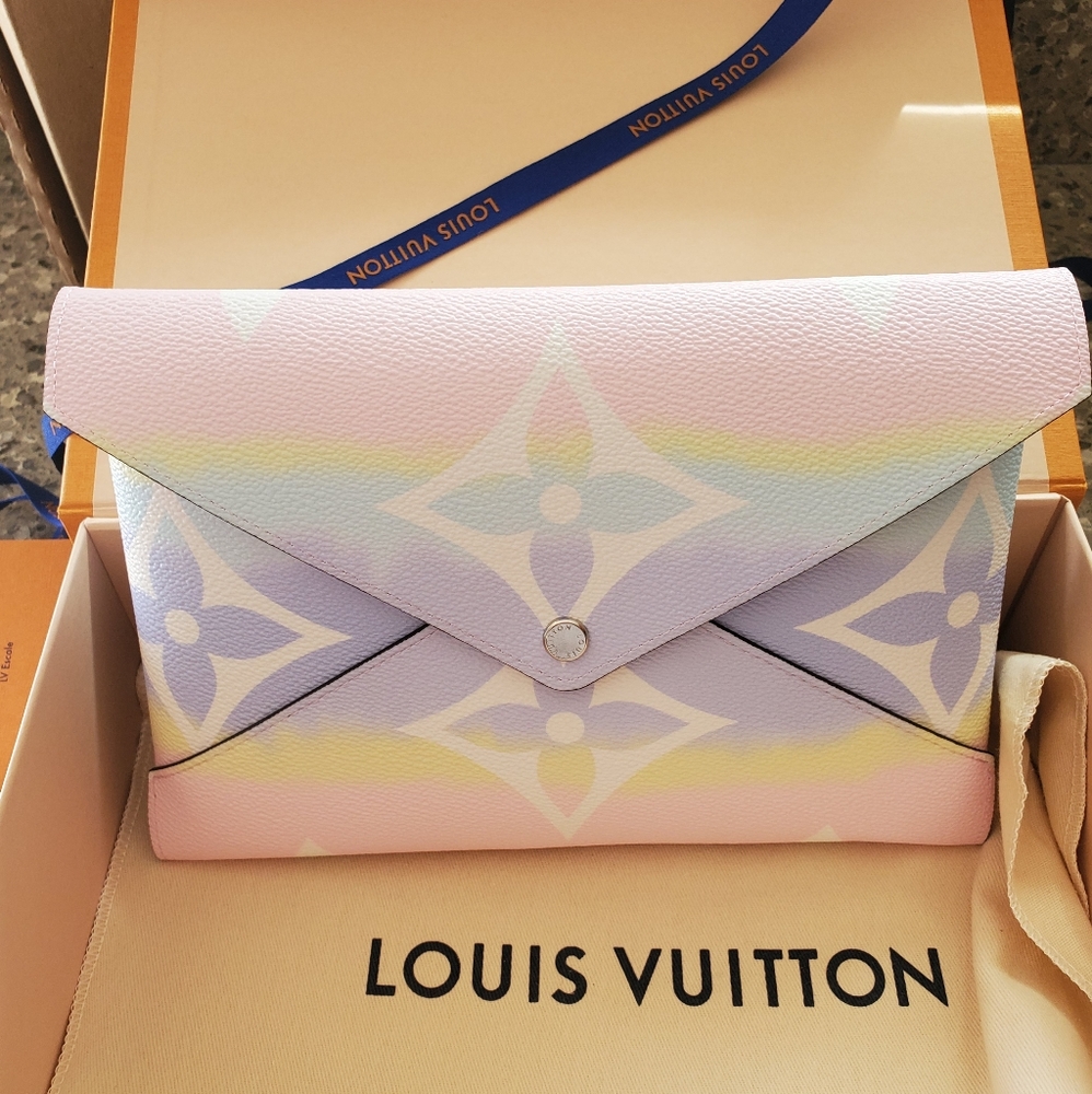❌SOLD❌LV ESCALE Pochette KIRIGAMIA